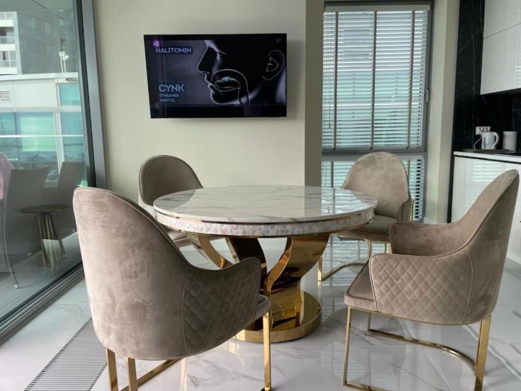 Apartament Faltom 26 Yacht Park Z Tarasem غدينيا المظهر الخارجي الصورة